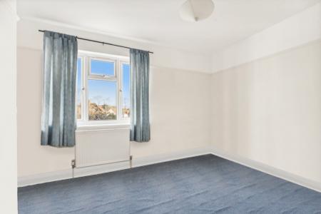 2 bedroom Flat to let in High Road, Harrow Weald, Harrow, HA3