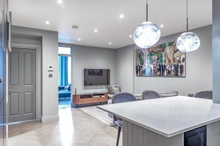 2 bedroom Apartment to let in Portman Square, Marylebone, London, W1H