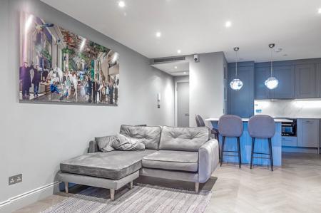 2 bedroom Apartment to let in Portman Square, Marylebone, London, W1H