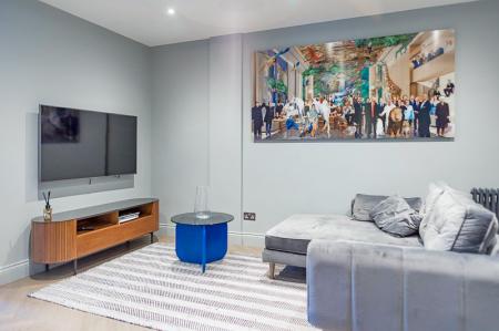 2 bedroom Apartment to let in Portman Square, Marylebone, London, W1H