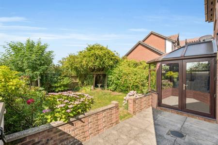 3 bedroom Detached house for sale in Ingram Gardens, Luton, LU2