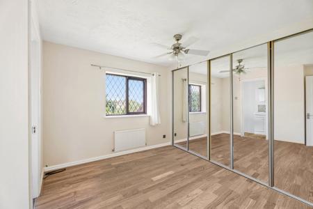 3 bedroom Detached house for sale in Ingram Gardens, Luton, LU2