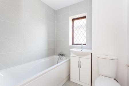 3 bedroom Detached house for sale in Ingram Gardens, Luton, LU2