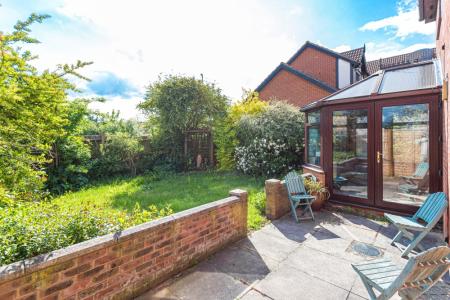 3 bedroom Detached house for sale in Ingram Gardens, Luton, LU2