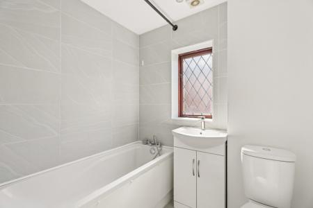 3 bedroom Detached house for sale in Ingram Gardens, Luton, LU2