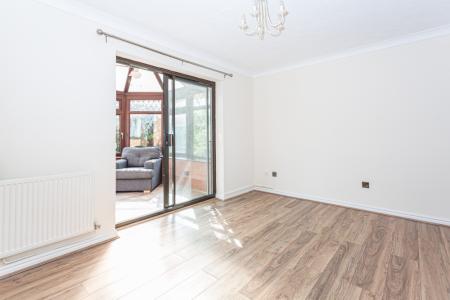 3 bedroom Detached house for sale in Ingram Gardens, Luton, LU2