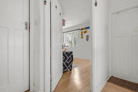 2 bedroom Flat for sale in Lowther Road, Queensbury, HA7