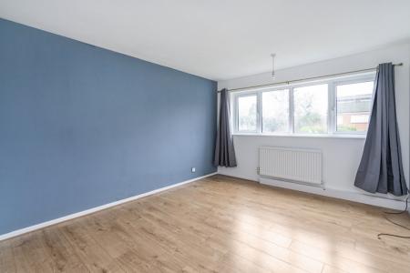 2 bedroom Terraced House to let in Myrtleside Close, Northwood, HA6