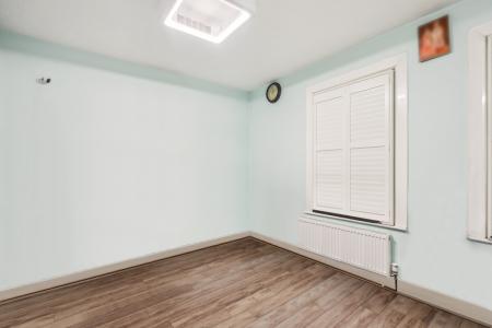 3 bedroom Semi-detached house to let in Queens Road, Feltham, TW13