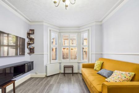 Queens Road, Feltham, TW13