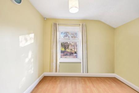 3 bedroom Semi-detached house to let in Queens Road, Feltham, TW13