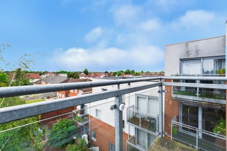 1 bedroom Apartment for sale in 408 Kenton Road, Harrow, HA3