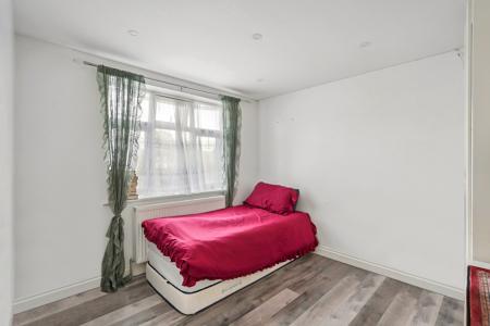 4 bedroom Detached house for sale in Westfield Gardens, Kenton, Harrow, HA3