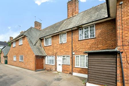 2 bedroom Flat to let in Roe End, Roe Green Village, Kingsbury, NW9