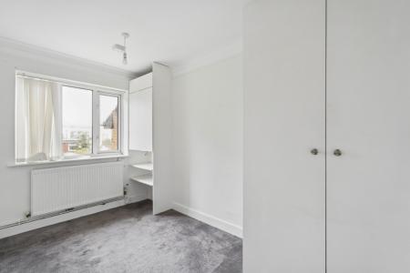 2 bedroom Flat to let in Beverley Drive, Queensbury, HA8
