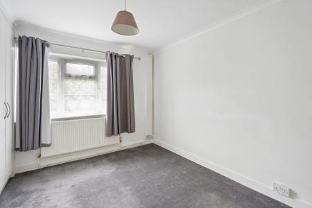 2 bedroom Flat to let in Beverley Drive, Queensbury, HA8