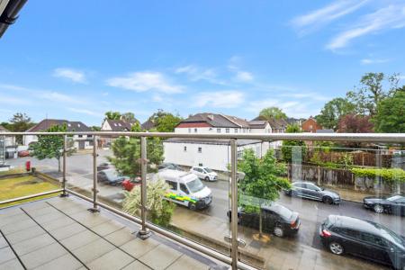 2 bedroom Flat for sale in Whitchurch Lane, Edgware, HA8