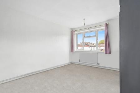 2 bedroom Flat for sale in Whitchurch Lane, Edgware, HA8