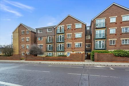 2 bedroom Apartment to let in Sheepcote Road, Harrow, HA1