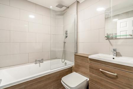 2 bedroom Apartment to let in 177 Hagden Lane, Watford, WD18