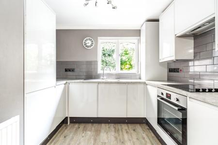2 bedroom Apartment to let in 177 Hagden Lane, Watford, WD18
