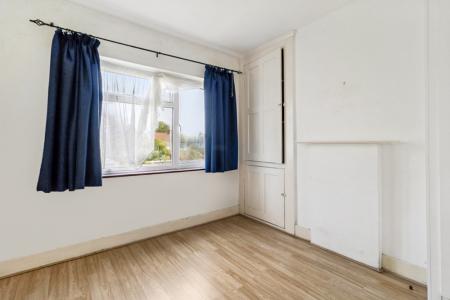 3 bedroom Terraced House to let in Shrewsbury Avenue, Kenton, Harrow, HA3