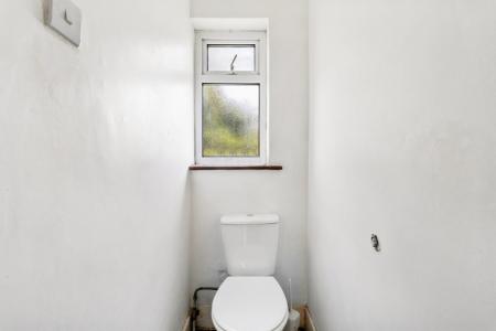 3 bedroom Terraced House to let in Shrewsbury Avenue, Kenton, Harrow, HA3