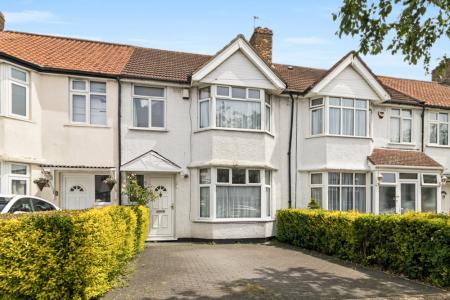 3 bedroom Terraced House to let in Shrewsbury Avenue, Kenton, Harrow, HA3