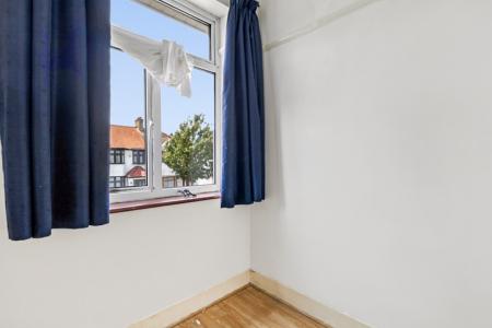 3 bedroom Terraced House to let in Shrewsbury Avenue, Kenton, Harrow, HA3