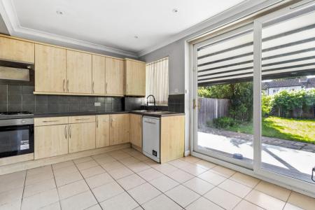 3 bedroom End of terrace house for sale in Risingholme Road, Wealdstone, Harrow, HA3