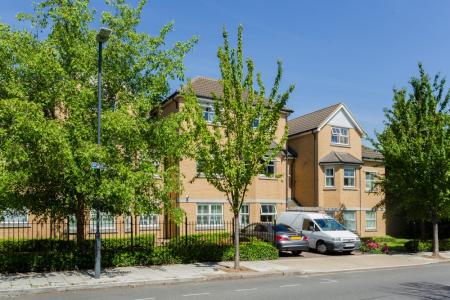 2 bedroom Apartment to let in 17 Manor Road, Harrow, HA1