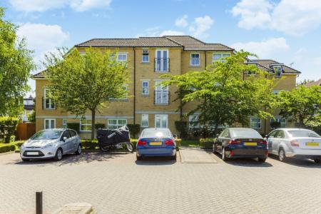 2 bedroom Apartment to let in 17 Manor Road, Harrow, HA1