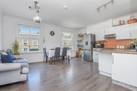 1 bedroom Flat to let in Edbrooke Road, London, W9