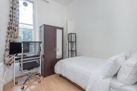 2 bedroom Flat to let in Birchington Road, London, NW6