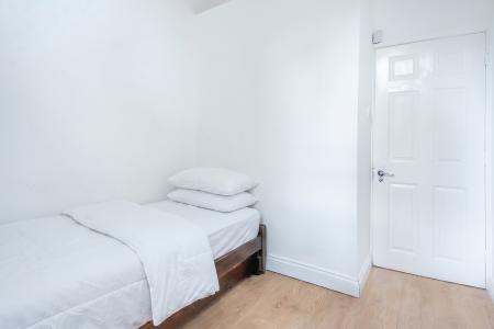 2 bedroom Flat to let in Birchington Road, London, NW6