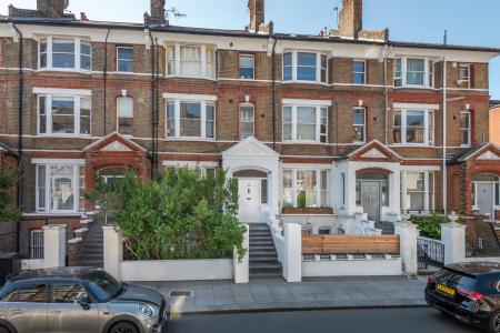 2 bedroom Flat to let in Birchington Road, London, NW6