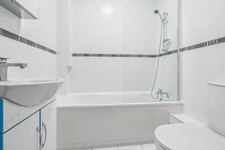 2 bedroom Apartment to let in Shaftesbury Avenue, South Harrow, Harrow, HA2