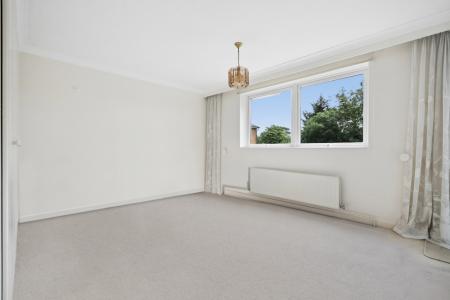 2 bedroom Flat to let in Gleneagles, Stanmore, HA7
