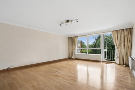 2 bedroom Flat to let in Gleneagles, Stanmore, HA7