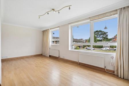 2 bedroom Flat to let in Gleneagles, Stanmore, HA7