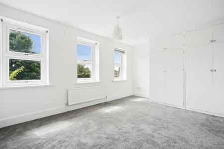 4 bedroom Town house to let in Chester Road, Northwood, HA6