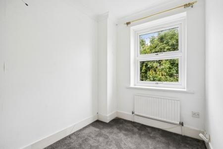 4 bedroom Town house to let in Chester Road, Northwood, HA6