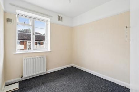 2 bedroom Flat to let in Bishop Ken Road, Harrow Weald, Harrow, HA3
