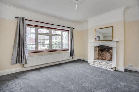 4 bedroom Semi-detached house to let in The Meadow Way, Harrow, HA3