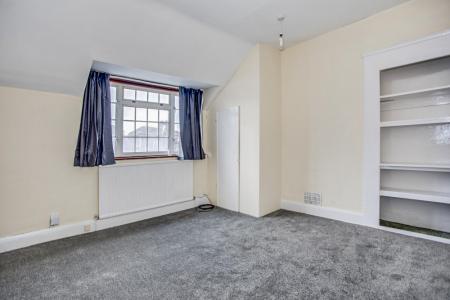 4 bedroom Semi-detached house to let in The Meadow Way, Harrow, HA3