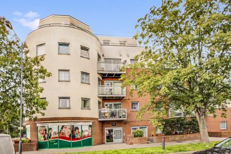 1 bedroom Apartment to let in 408 Kenton Road, Kenton, Harrow, HA3