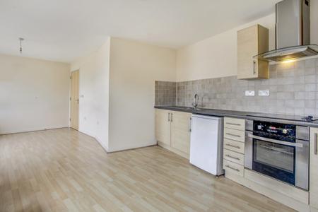 1 bedroom Apartment to let in 408 Kenton Road, Kenton, Harrow, HA3