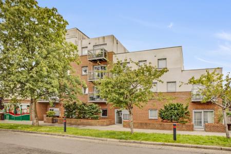 1 bedroom Apartment to let in 408 Kenton Road, Kenton, Harrow, HA3