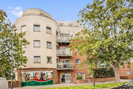 1 bedroom Apartment to let in 408 Kenton Road, Kenton, Harrow, HA3