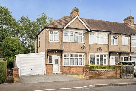 3 bedroom End of terrace house for sale in Hampden Road, Harrow Weald, Harrow, HA3